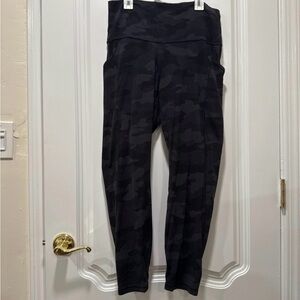 Lululemon High-Rise 25” Leggings **WITH POCKETS** Camo print, Size 10